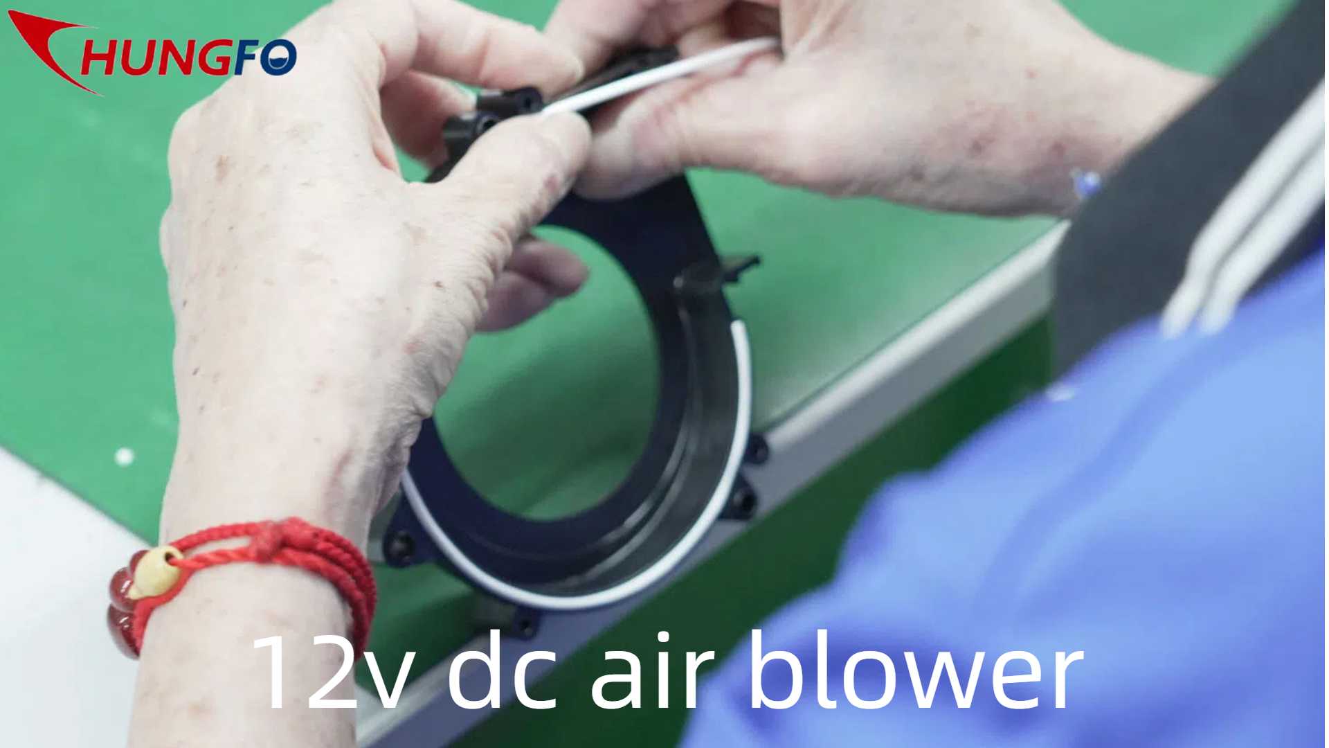 Comment le principe de fonctionnement d'un ventilateur centrifuge s'applique-t-il aux baies de serveurs à haute impédance ?